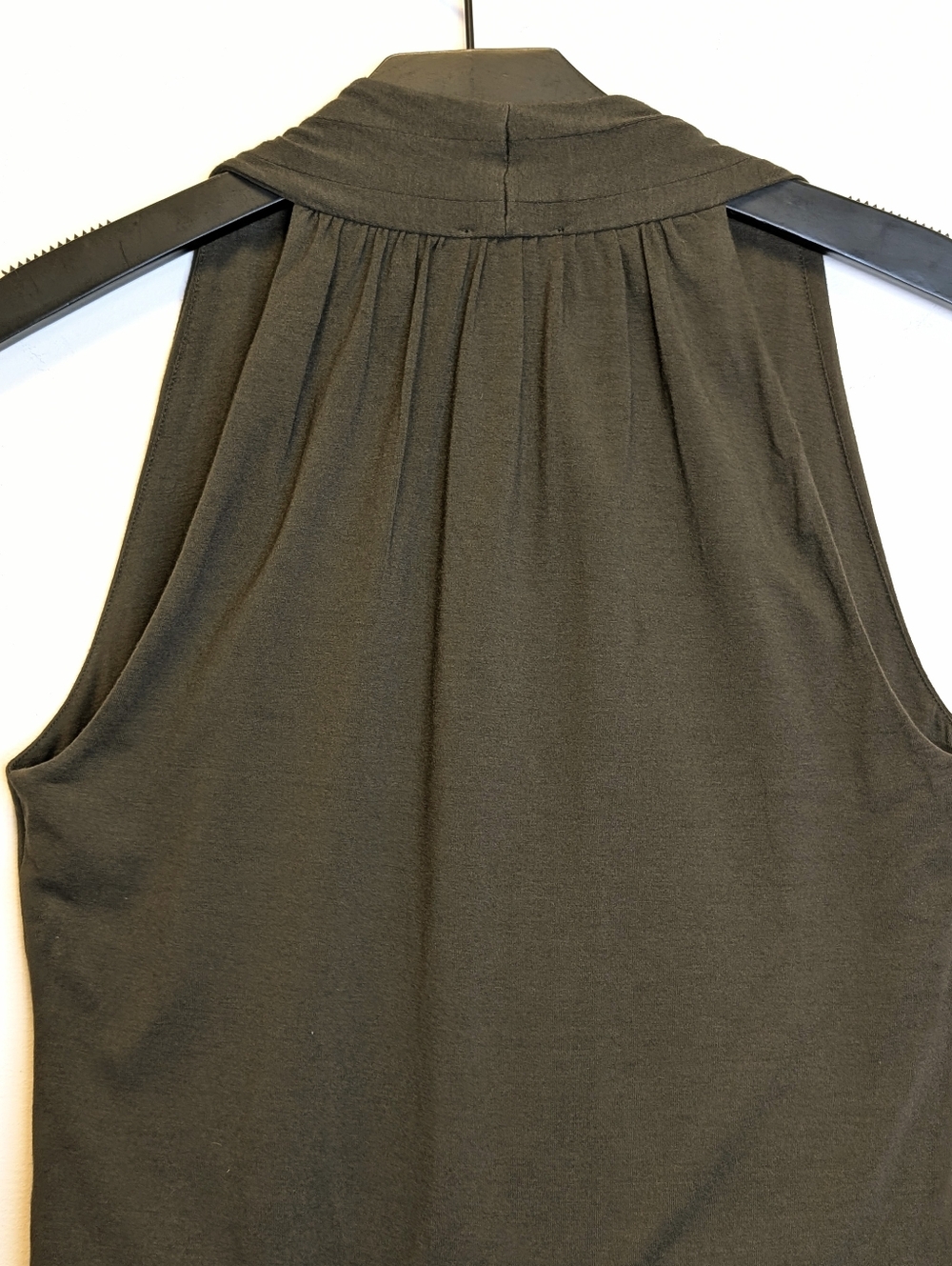 Kenneth Cole Reaction Olive draped Front Sleeveless Top Jersey Surplice Blouse - Picture 8 of 12